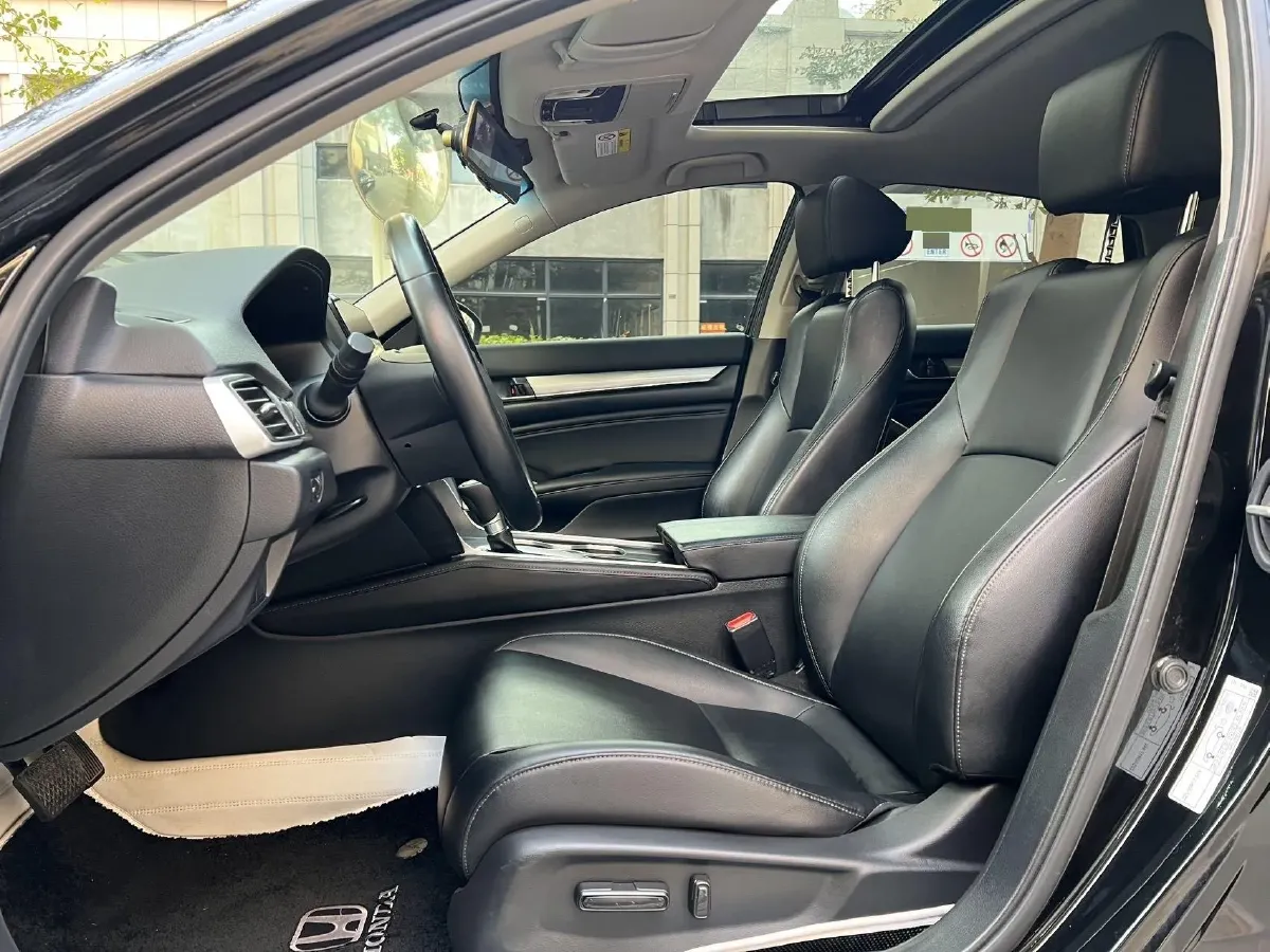 2022 Honda Accord 1.5T 194HP L4 CVT,autocango,china used car exporter,china ev exporter,chinese used car exporter,chinese used ev exporter