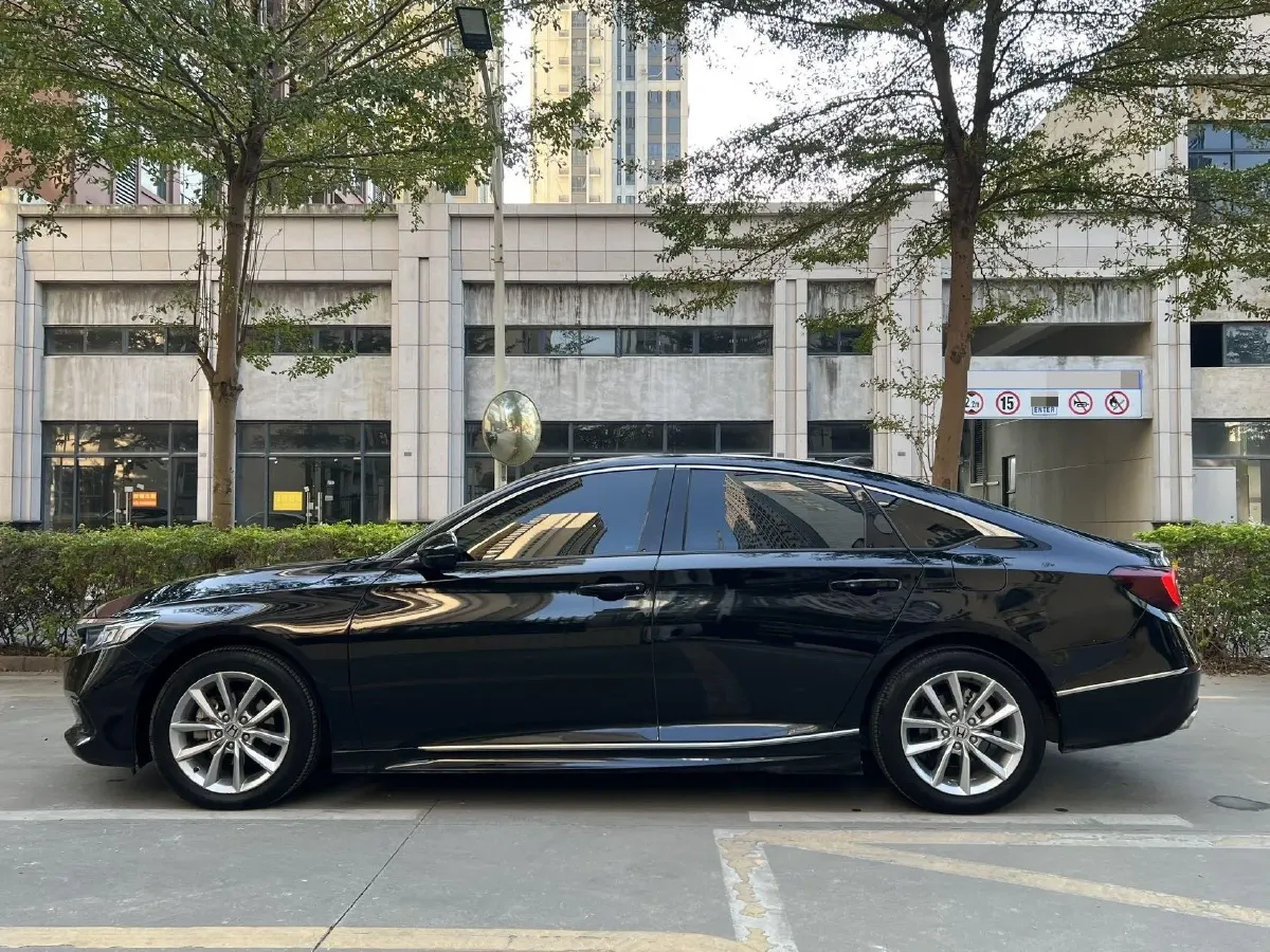 2022 Honda Accord 1.5T 194HP L4 CVT,autocango,china used car exporter,china ev exporter,chinese used car exporter,chinese used ev exporter