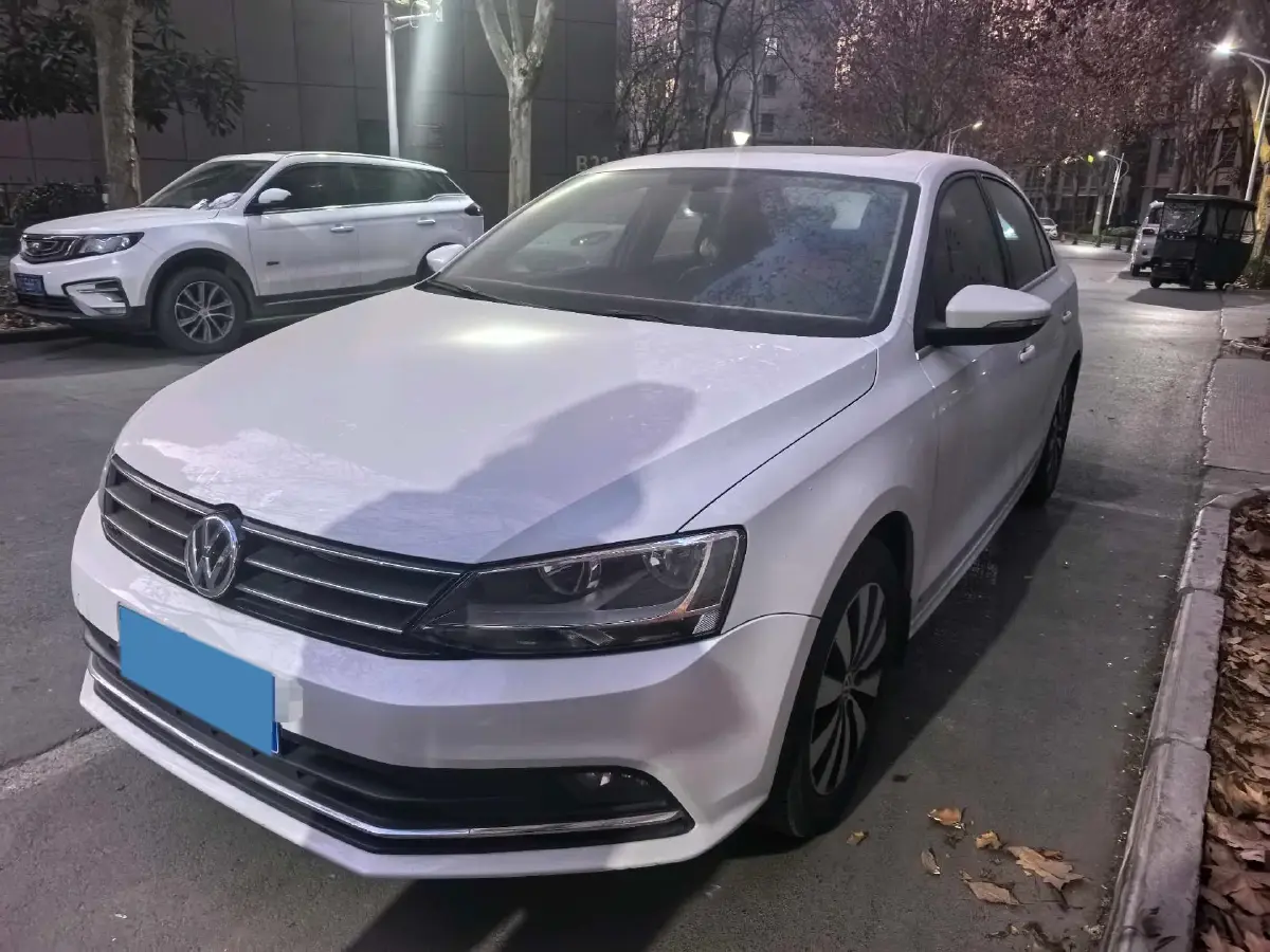 2018 Volkswagen Sagitar 1.2T 110HP L4 7DCT