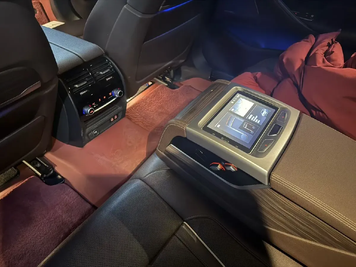 2021 BMW 5 Series 2.0T 252HP L4 8AT,autocango,china used car exporter,china ev exporter,chinese used car exporter,chinese used ev exporter