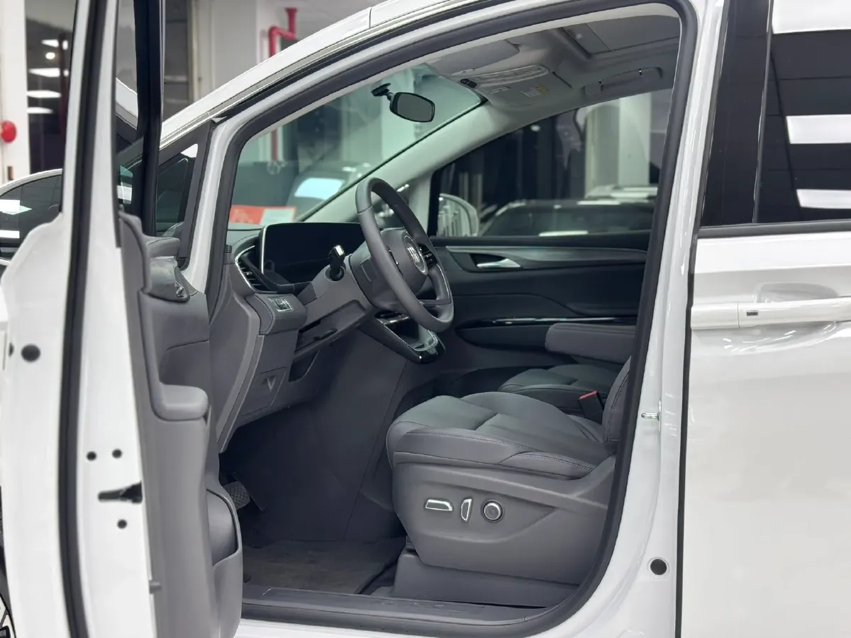 2025 Buick GL8 1.5T 180HP L4 2DHT PHEV,autocango,china used car exporter,china ev exporter,chinese used car exporter,chinese used ev exporter