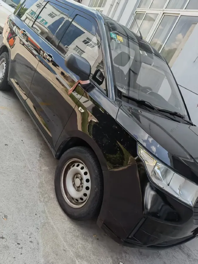 2020 WuLing HongGuang Plus 1.5L 99HP L4 6MT,autocango,china used car exporter,china ev exporter,chinese used car exporter,chinese used ev exporter