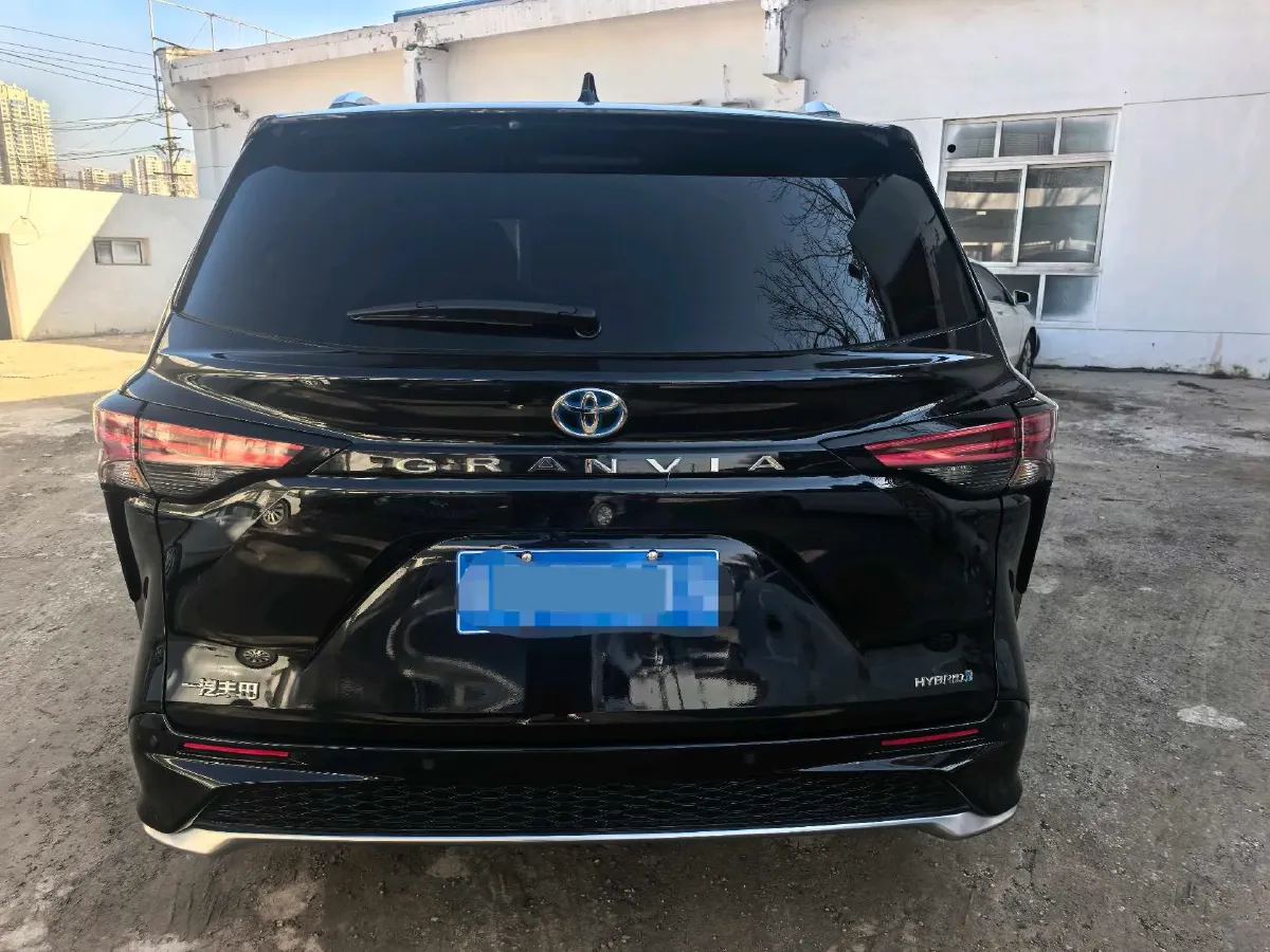2023 Toyota Granvia 2.5L 189HP L4 E-CVT Hybrid,autocango,china used car exporter,china ev exporter,chinese used car exporter,chinese used ev exporter