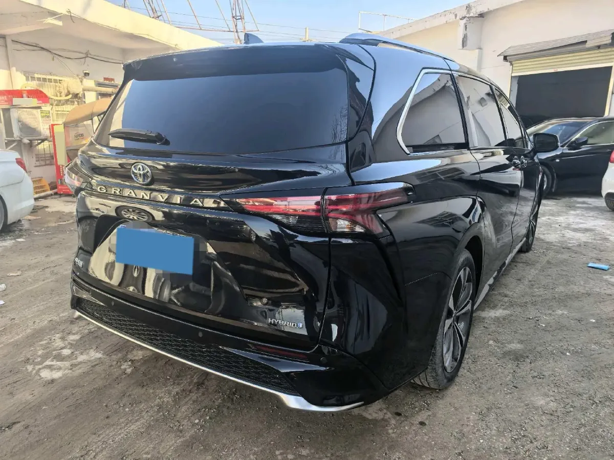 2023 Toyota Granvia 2.5L 189HP L4 E-CVT Hybrid,autocango,china used car exporter,china ev exporter,chinese used car exporter,chinese used ev exporter