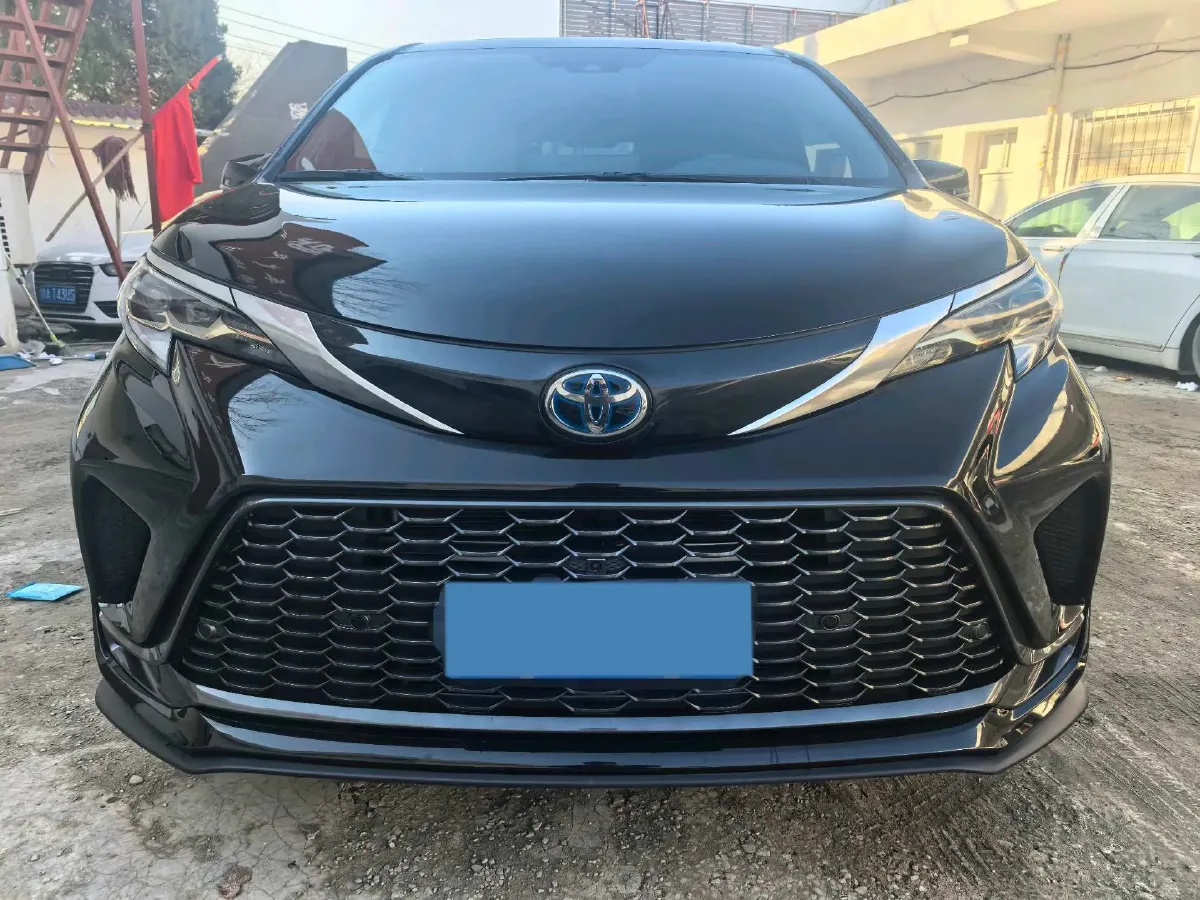 2023 Toyota Granvia 2.5L 189HP L4 E-CVT Hybrid,autocango,china used car exporter,china ev exporter,chinese used car exporter,chinese used ev exporter