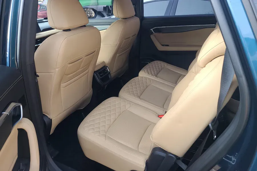 2023 Geely Okavango L 2.0T 218HP L4 7DCT,autocango,china used car exporter,china ev exporter,chinese used car exporter,chinese used ev exporter