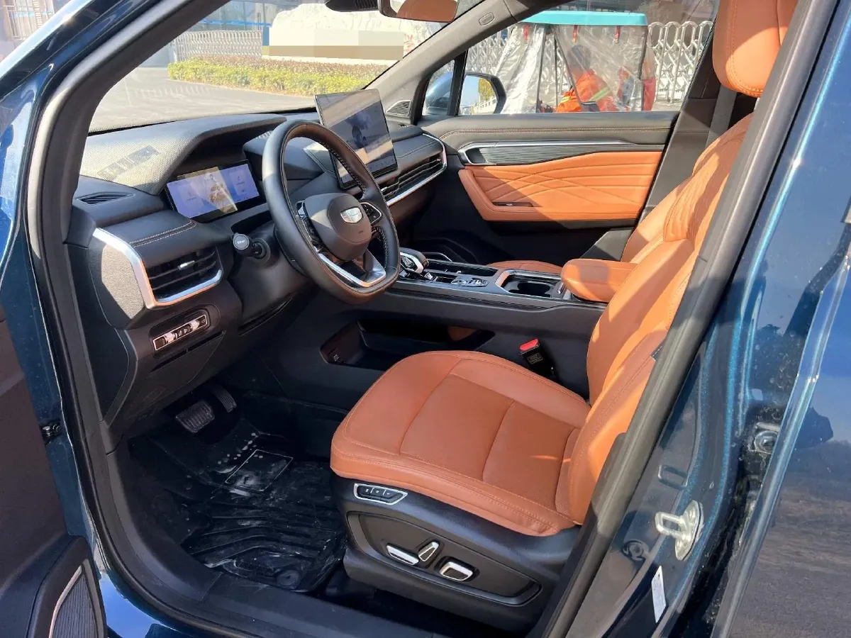 2023 Geely Okavango L 2.0T 218HP L4 7DCT,autocango,china used car exporter,china ev exporter,chinese used car exporter,chinese used ev exporter