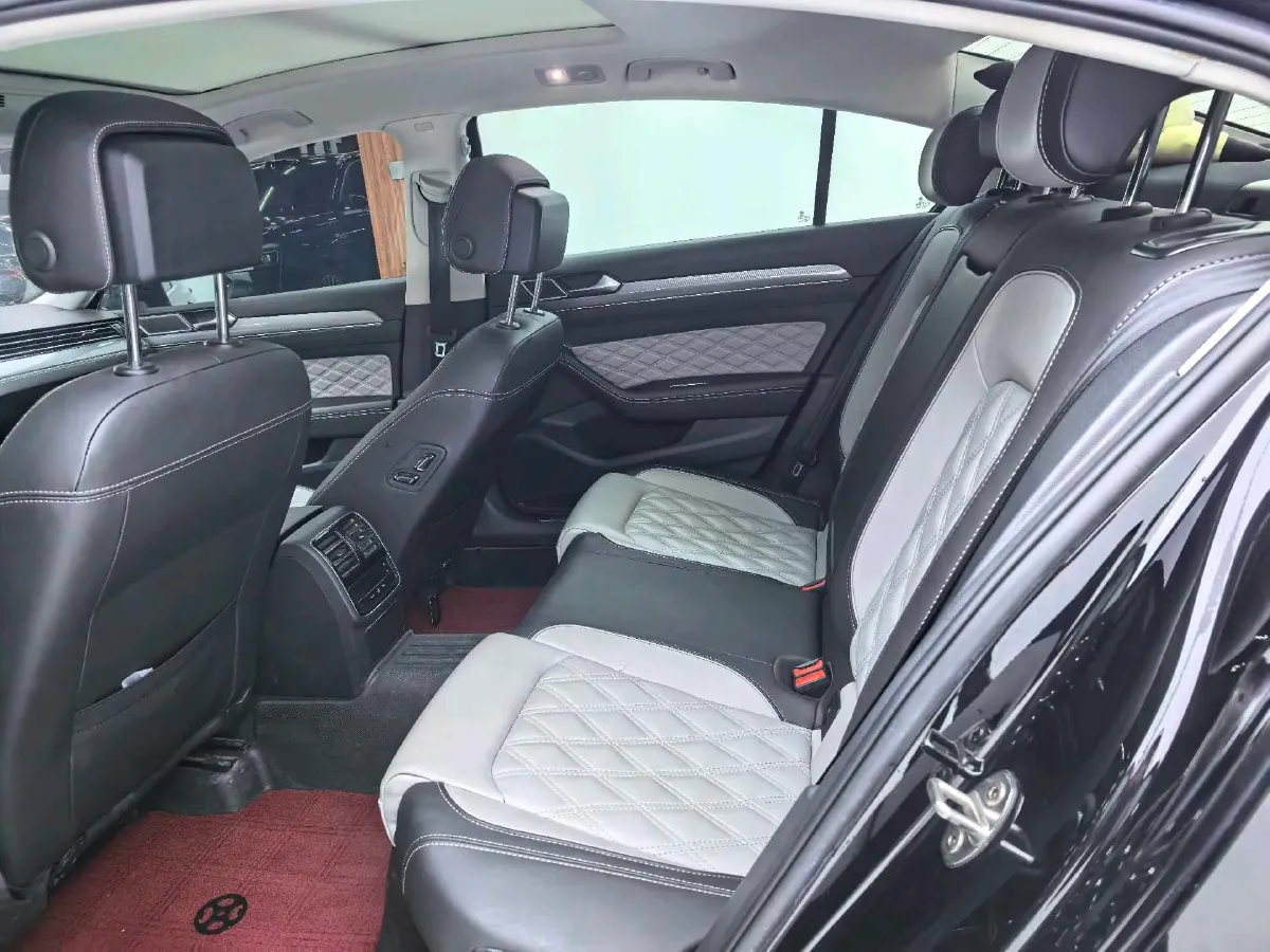 2023 Volkswagen Magotan 2.0T 186HP L4 7DCT,autocango,china used car exporter,china ev exporter,chinese used car exporter,chinese used ev exporter