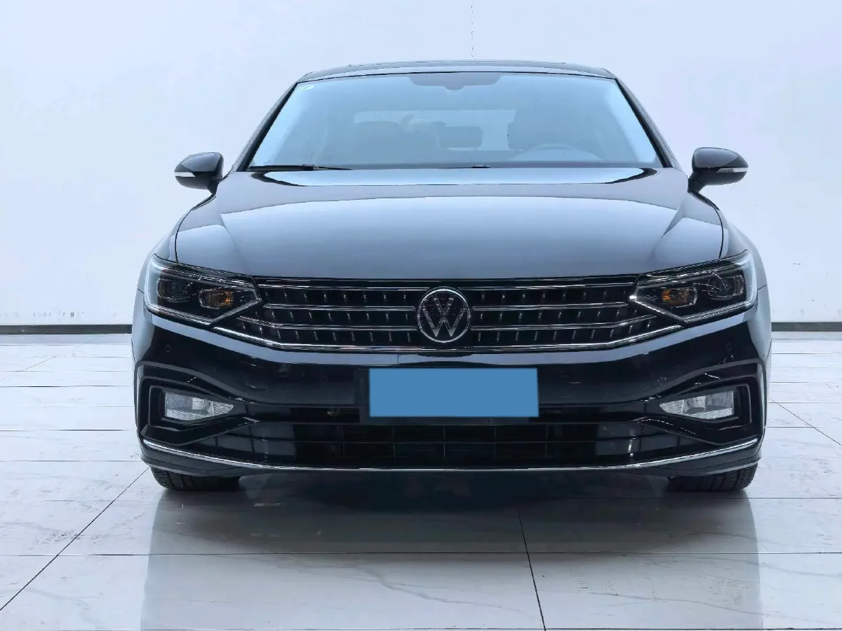 2023 Volkswagen Magotan 2.0T 186HP L4 7DCT,autocango,china used car exporter,china ev exporter,chinese used car exporter,chinese used ev exporter
