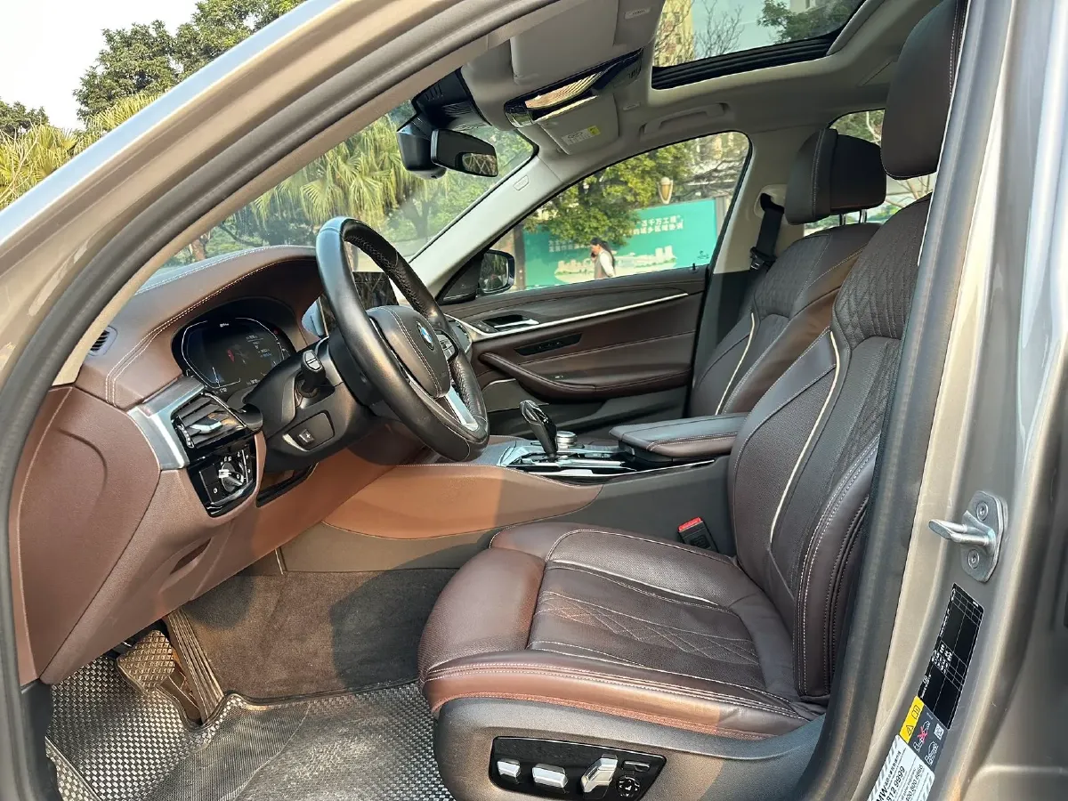 2020 BMW 5 Series 2.0T 184HP L4 8AT PHEV 17.7KWH,autocango,china used car exporter,china ev exporter,chinese used car exporter,chinese used ev exporter