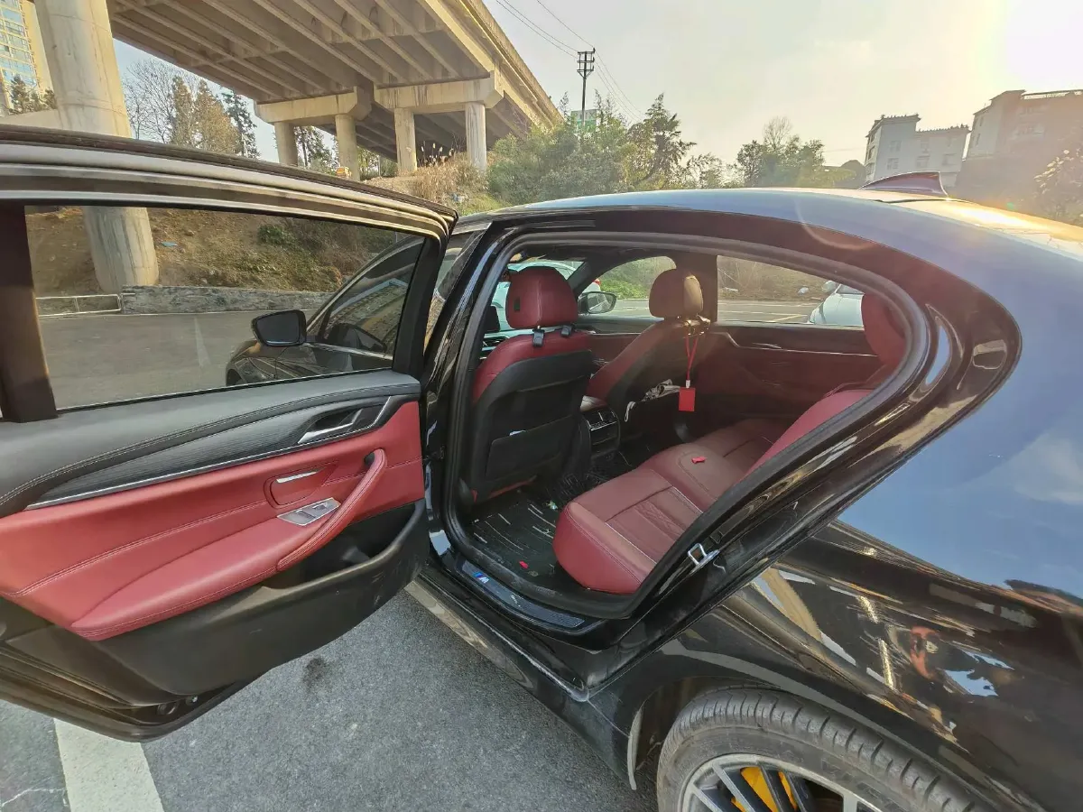 2021 BMW 5 Series 2.0T 252HP L4 8AT,autocango,china used car exporter,china ev exporter,chinese used car exporter,chinese used ev exporter