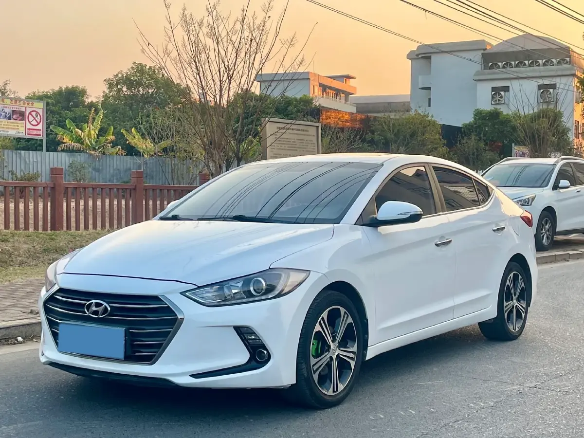 2018 Hyundai Elantra 1.4T 130HP L4 7DCT