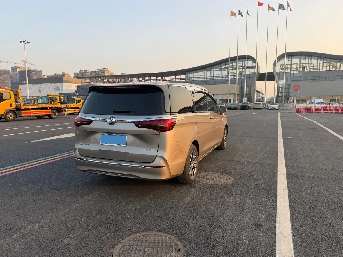 2023 Buick GL8 2.0T 237HP L4 9AT,autocango,china used car exporter,china ev exporter,chinese used car exporter,chinese used ev exporter