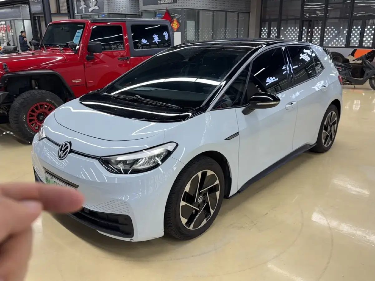 2023 Volkswagen ID.3 BEV 52.8KWH