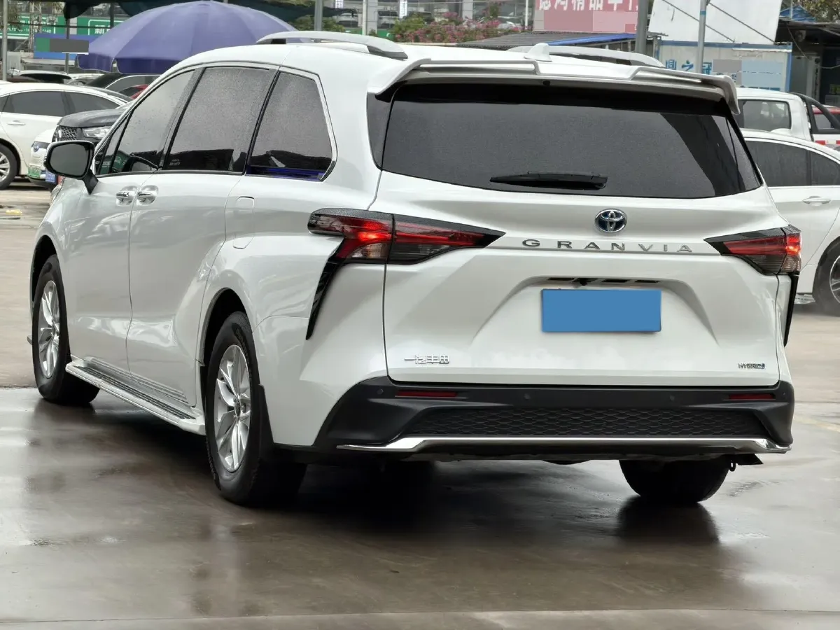 2023 Toyota Granvia 2.5L 189HP L4 E-CVT Hybrid,autocango,china used car exporter,china ev exporter,chinese used car exporter,chinese used ev exporter