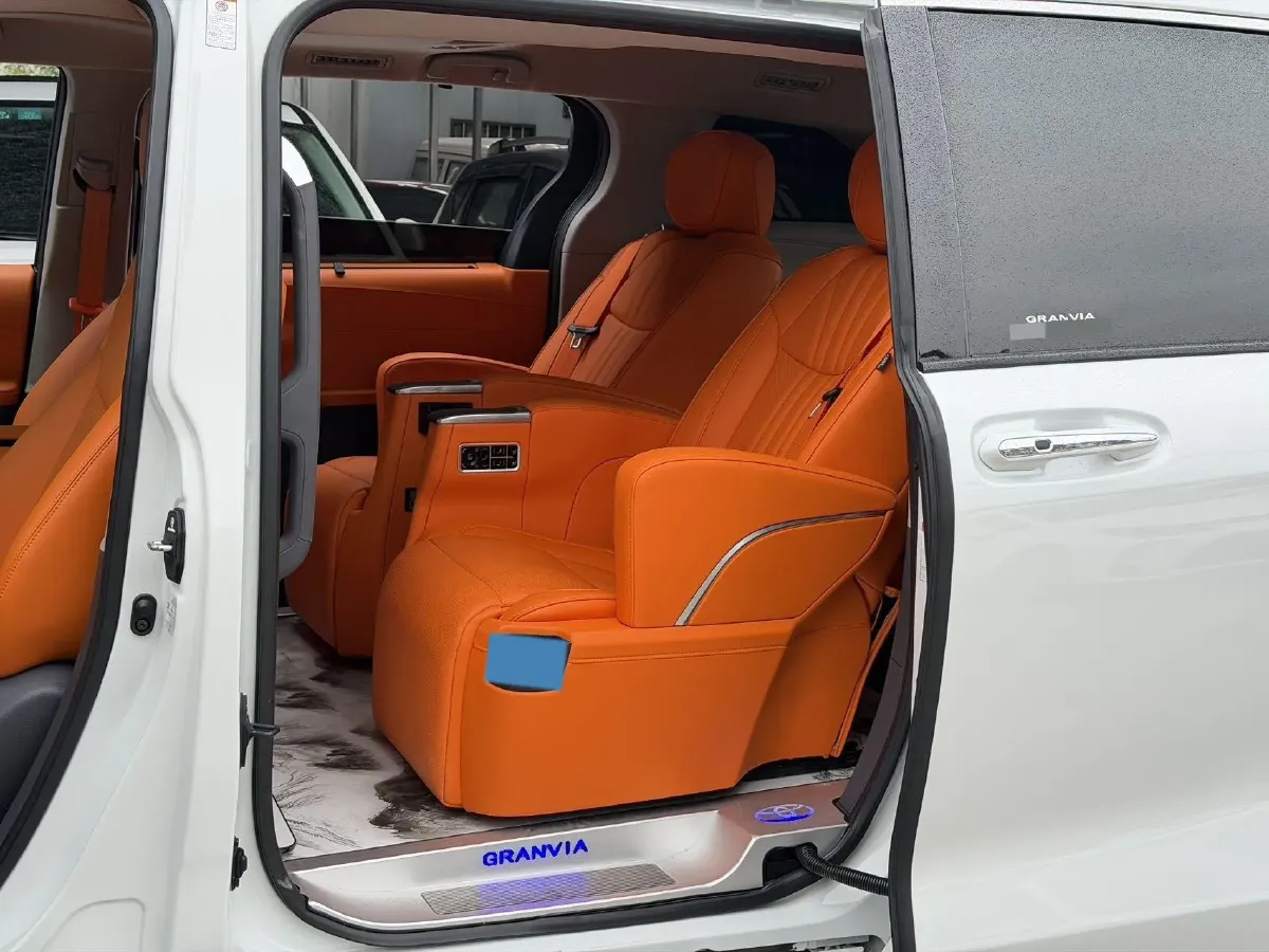 2023 Toyota Granvia 2.5L 189HP L4 E-CVT Hybrid,autocango,china used car exporter,china ev exporter,chinese used car exporter,chinese used ev exporter