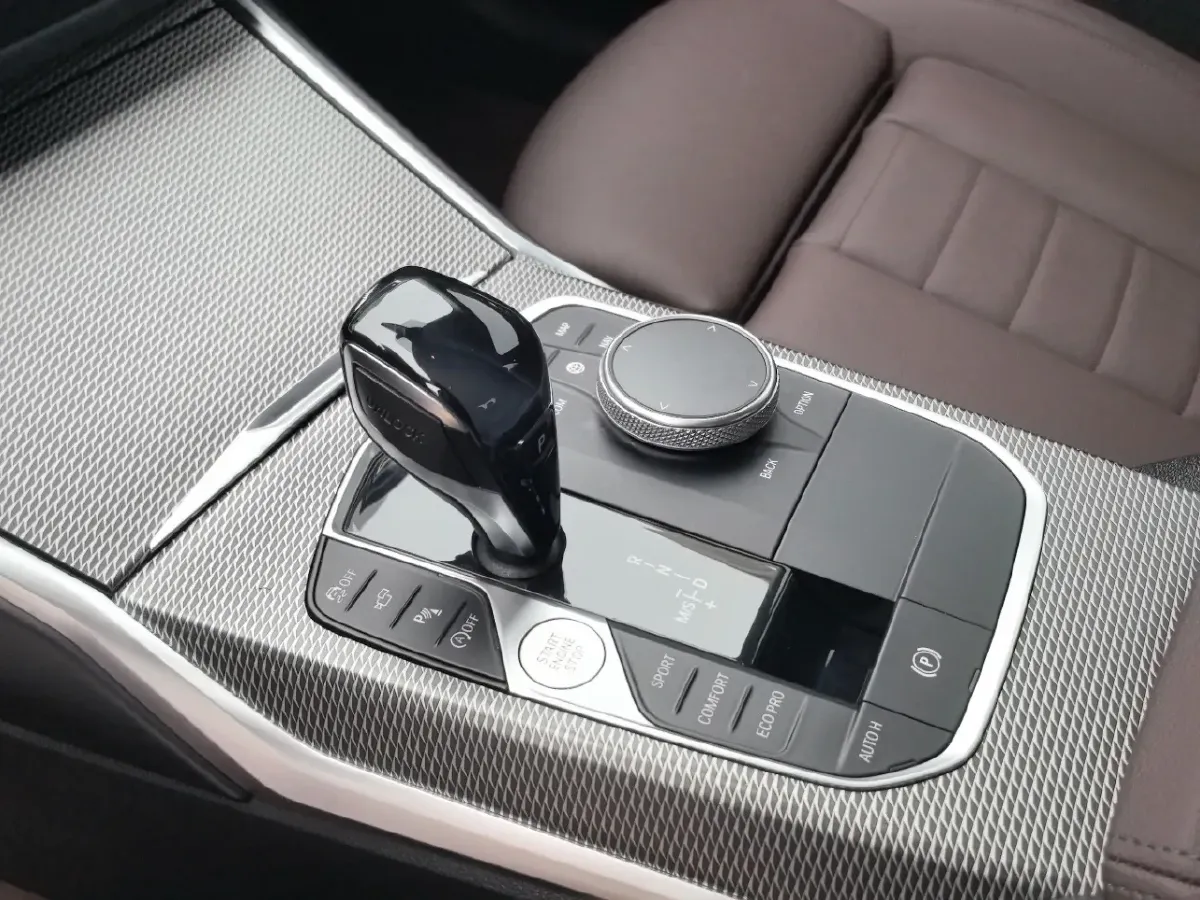 2020 BMW 3 Series 2.0T 184HP L4 8AT,autocango,china used car exporter,china ev exporter,chinese used car exporter,chinese used ev exporter