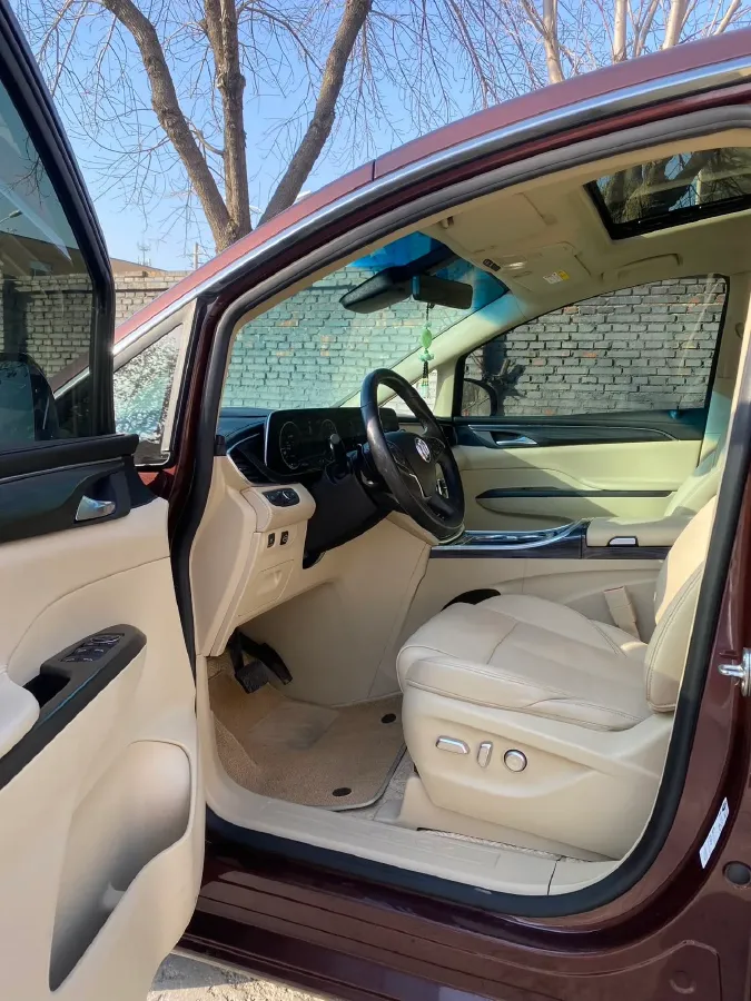 2022 Buick GL8 2.0T 237HP L4 9AT,autocango,china used car exporter,china ev exporter,chinese used car exporter,chinese used ev exporter