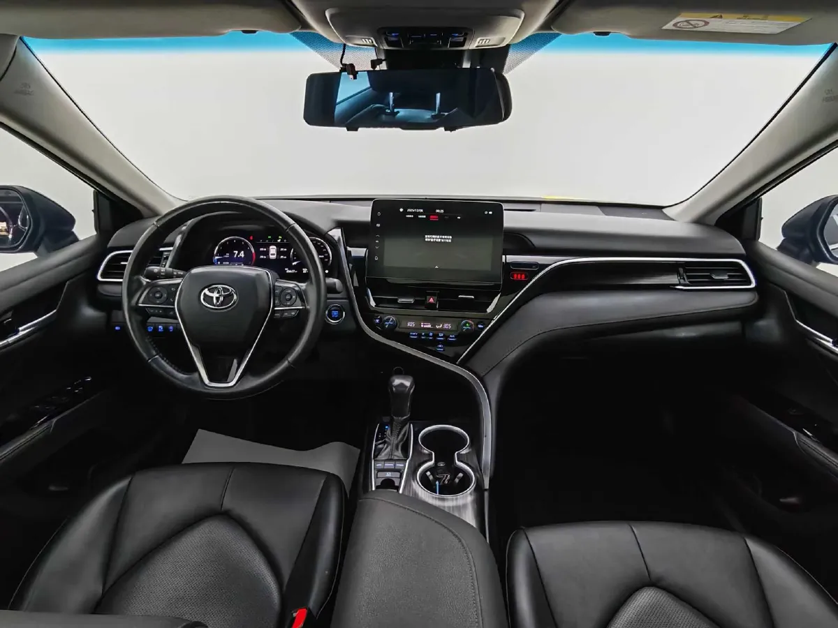 2023 Toyota Camry 2.5L 207HP L4 8AT,autocango,china used car exporter,china ev exporter,chinese used car exporter,chinese used ev exporter