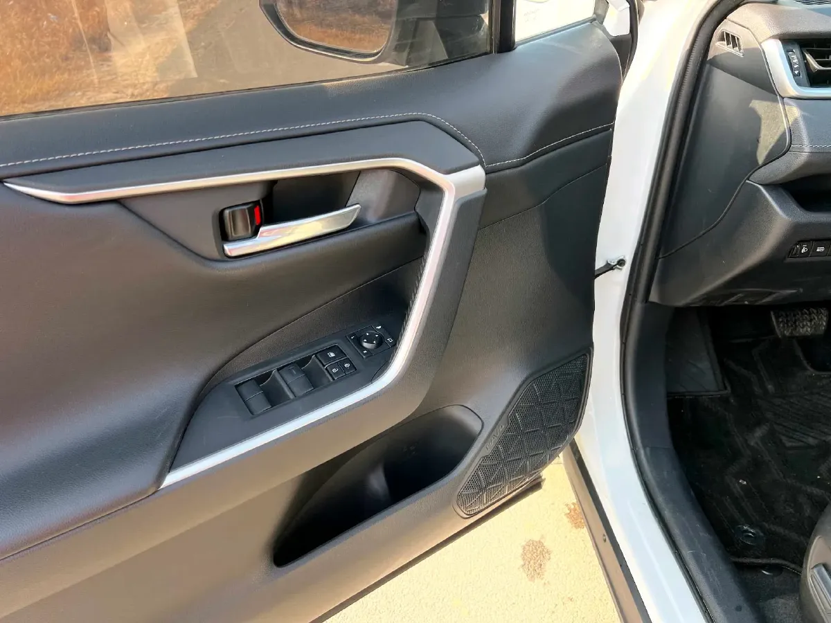 2022 Toyota RAV4 2.0L 171HP L4 CVT,autocango,china used car exporter,china ev exporter,chinese used car exporter,chinese used ev exporter