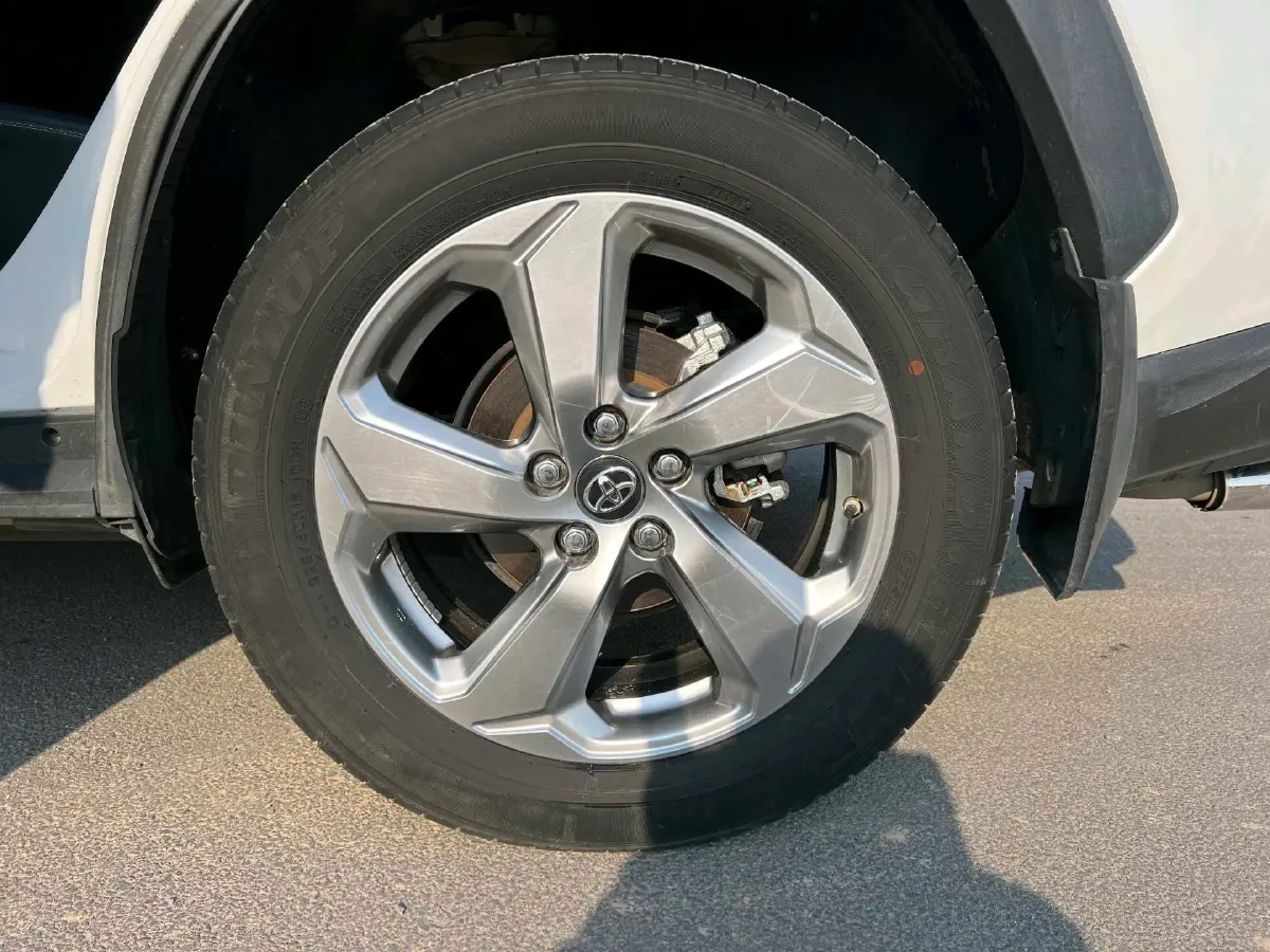 2022 Toyota RAV4 2.0L 171HP L4 CVT,autocango,china used car exporter,china ev exporter,chinese used car exporter,chinese used ev exporter