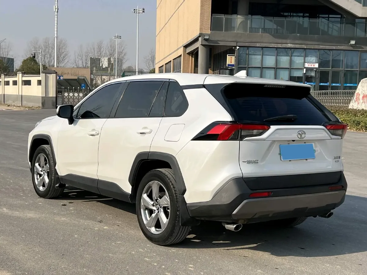 2022 Toyota RAV4 2.0L 171HP L4 CVT,autocango,china used car exporter,china ev exporter,chinese used car exporter,chinese used ev exporter