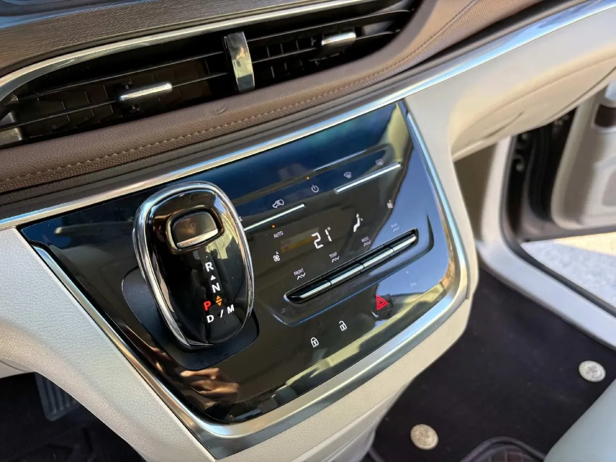 2022 Buick GL8 2.0T 237HP L4 9AT,autocango,china used car exporter,china ev exporter,chinese used car exporter,chinese used ev exporter