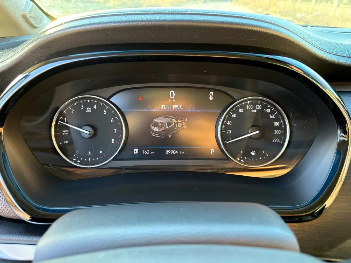 2022 Buick GL8 2.0T 237HP L4 9AT,autocango,china used car exporter,china ev exporter,chinese used car exporter,chinese used ev exporter