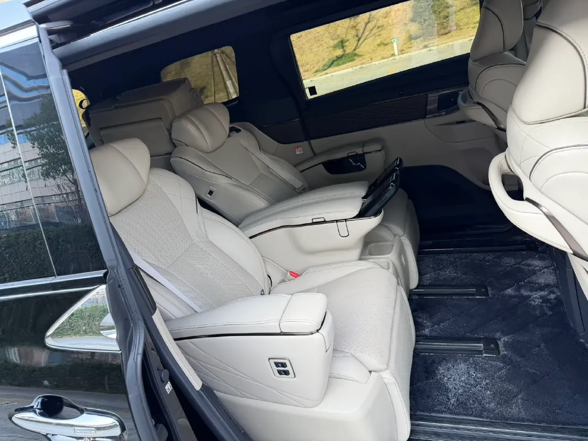 2024 Toyota Vellfire 2.5L 190HP L4 E-CVT Hybrid,autocango,china used car exporter,china ev exporter,chinese used car exporter,chinese used ev exporter