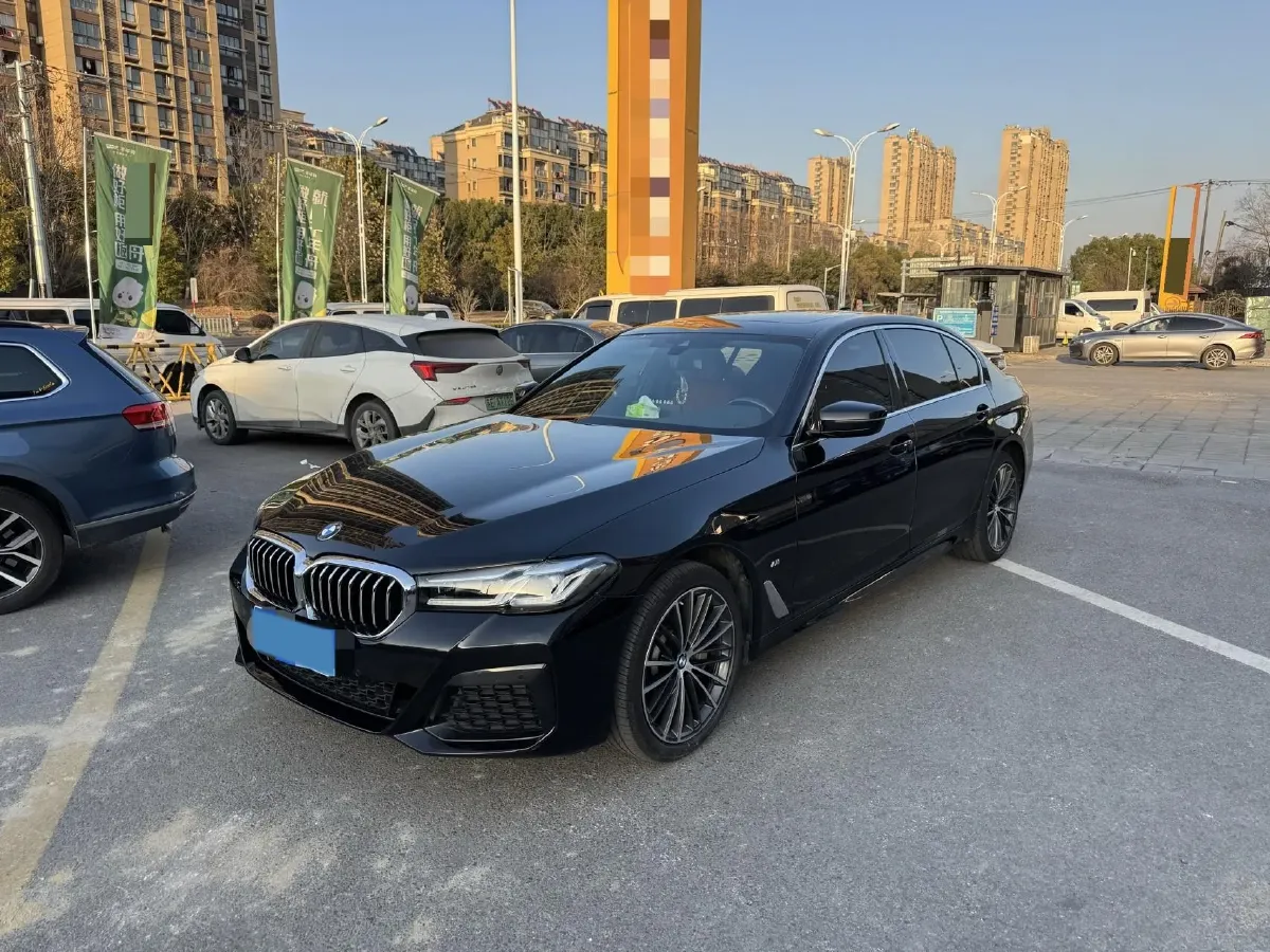 2022 BMW 5 Series 2.0T 252HP L4 8AT,autocango,china used car exporter,china ev exporter,chinese used car exporter,chinese used ev exporter