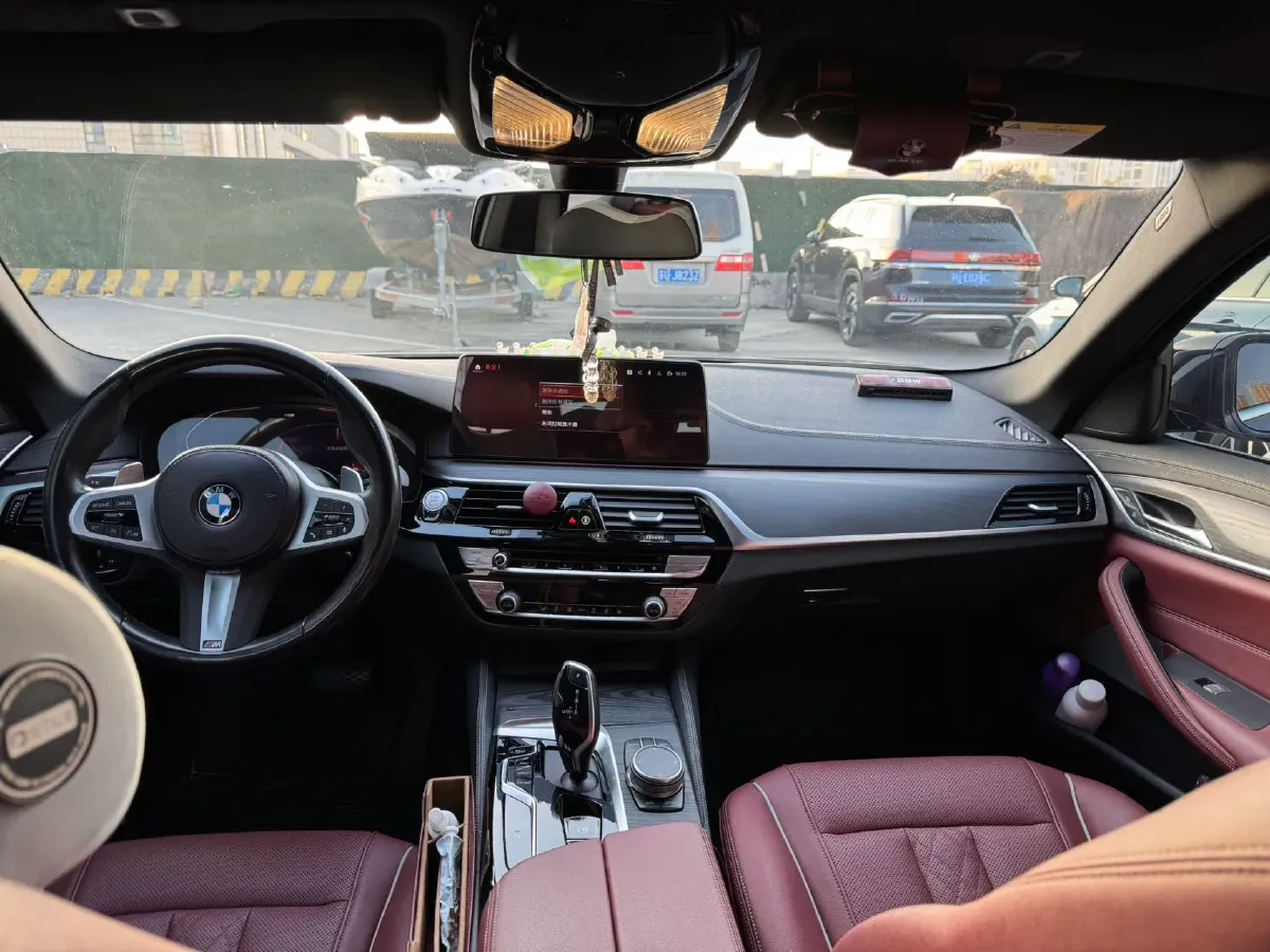 2022 BMW 5 Series 2.0T 252HP L4 8AT,autocango,china used car exporter,china ev exporter,chinese used car exporter,chinese used ev exporter