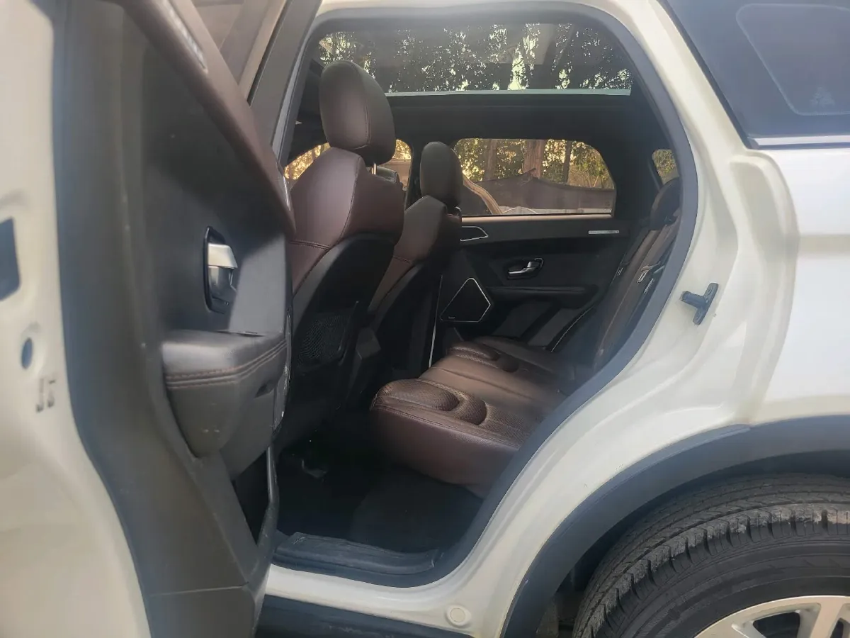 2015 Landwind X7 2.0T 190HP L4 8AT,autocango,china used car exporter,china ev exporter,chinese used car exporter,chinese used ev exporter