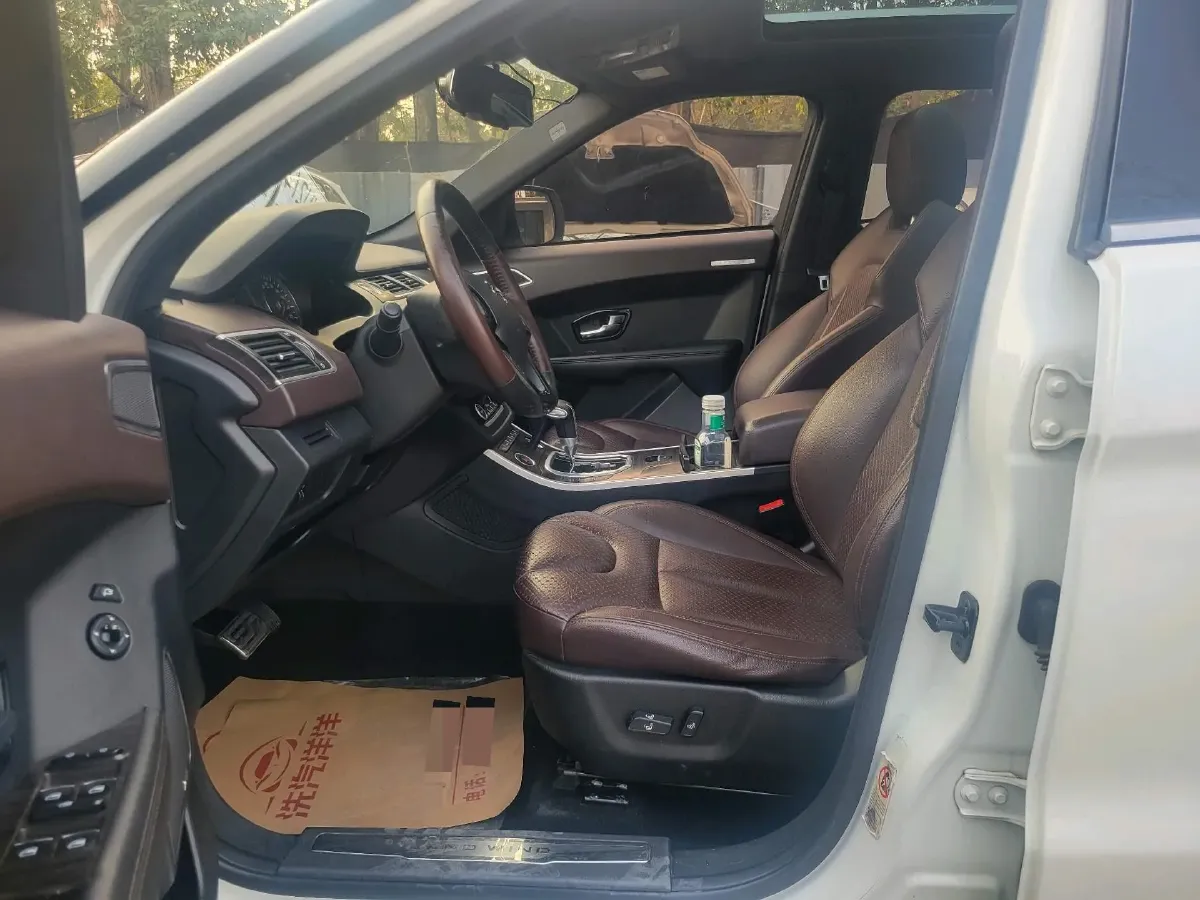 2015 Landwind X7 2.0T 190HP L4 8AT,autocango,china used car exporter,china ev exporter,chinese used car exporter,chinese used ev exporter