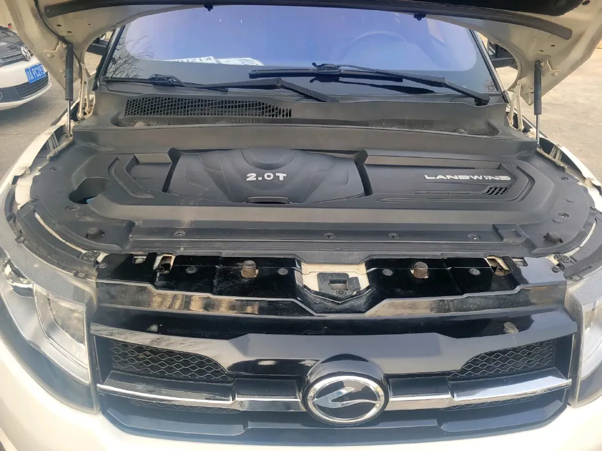 2015 Landwind X7 2.0T 190HP L4 8AT,autocango,china used car exporter,china ev exporter,chinese used car exporter,chinese used ev exporter