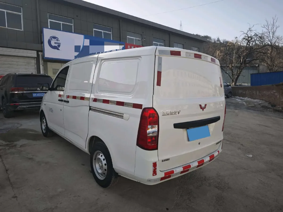 2019 WuLing RongGuang V 1.5L 112HP L4 5MT,autocango,china used car exporter,china ev exporter,chinese used car exporter,chinese used ev exporter
