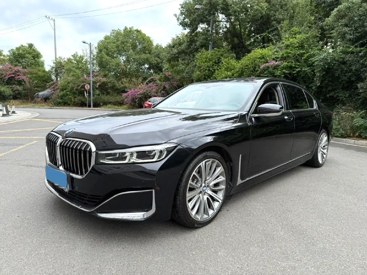 2021 BMW 7 Series 3.0T 340HP L6 8AT