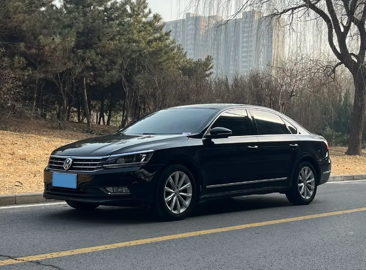 2017 Volkswagen Passat 1.8T 180HP L4 7DCT