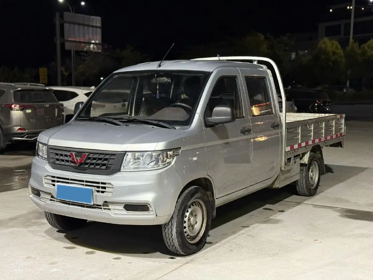 2021 WuLing RongGuang New Truck 1.5L 99HP L4 5MT