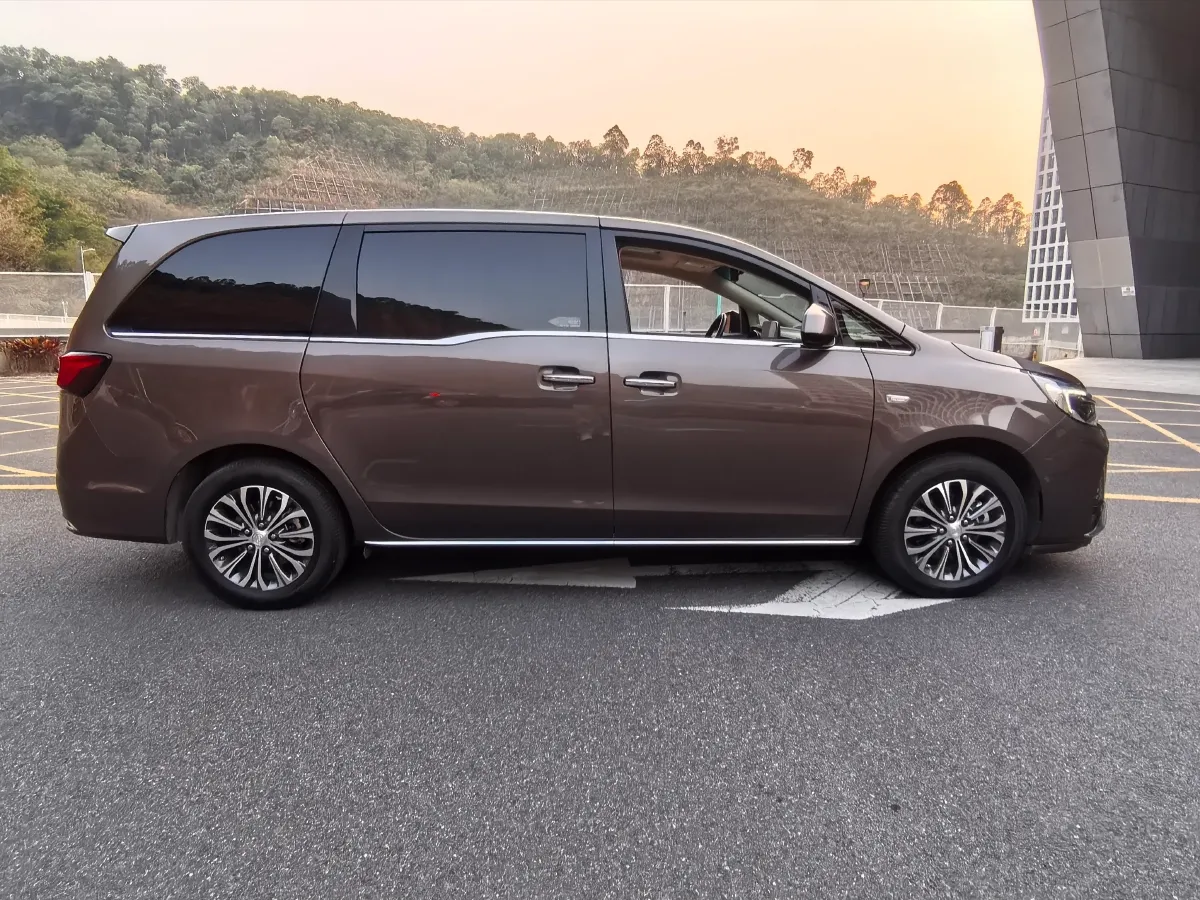 2023 Buick GL8 2.0T 237HP L4 9AT,autocango,china used car exporter,china ev exporter,chinese used car exporter,chinese used ev exporter