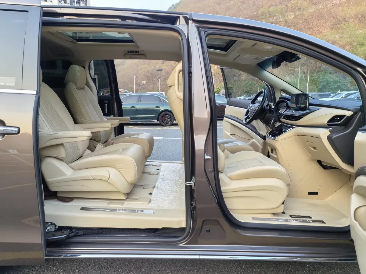 2023 Buick GL8 2.0T 237HP L4 9AT,autocango,china used car exporter,china ev exporter,chinese used car exporter,chinese used ev exporter