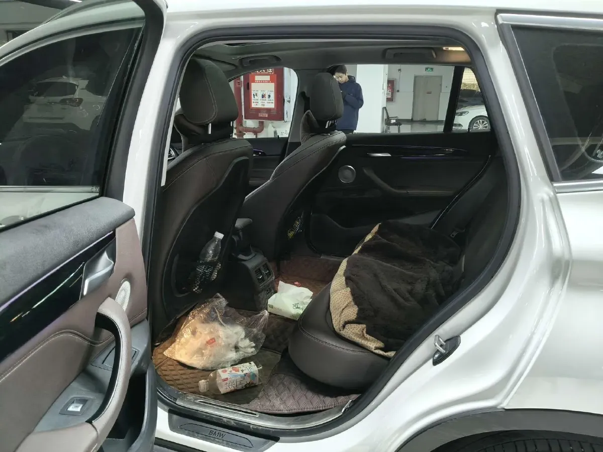 2020 BMW X1 1.5T 140HP L3 7DCT,autocango,china used car exporter,china ev exporter,chinese used car exporter,chinese used ev exporter