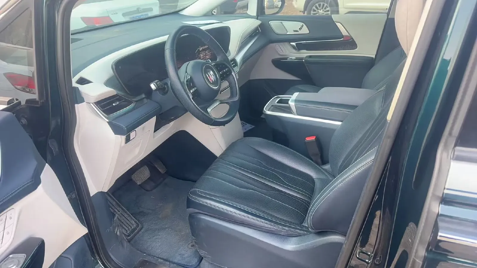 2023 Buick Century 2.0T 237HP L4 9AT,autocango,china used car exporter,china ev exporter,chinese used car exporter,chinese used ev exporter