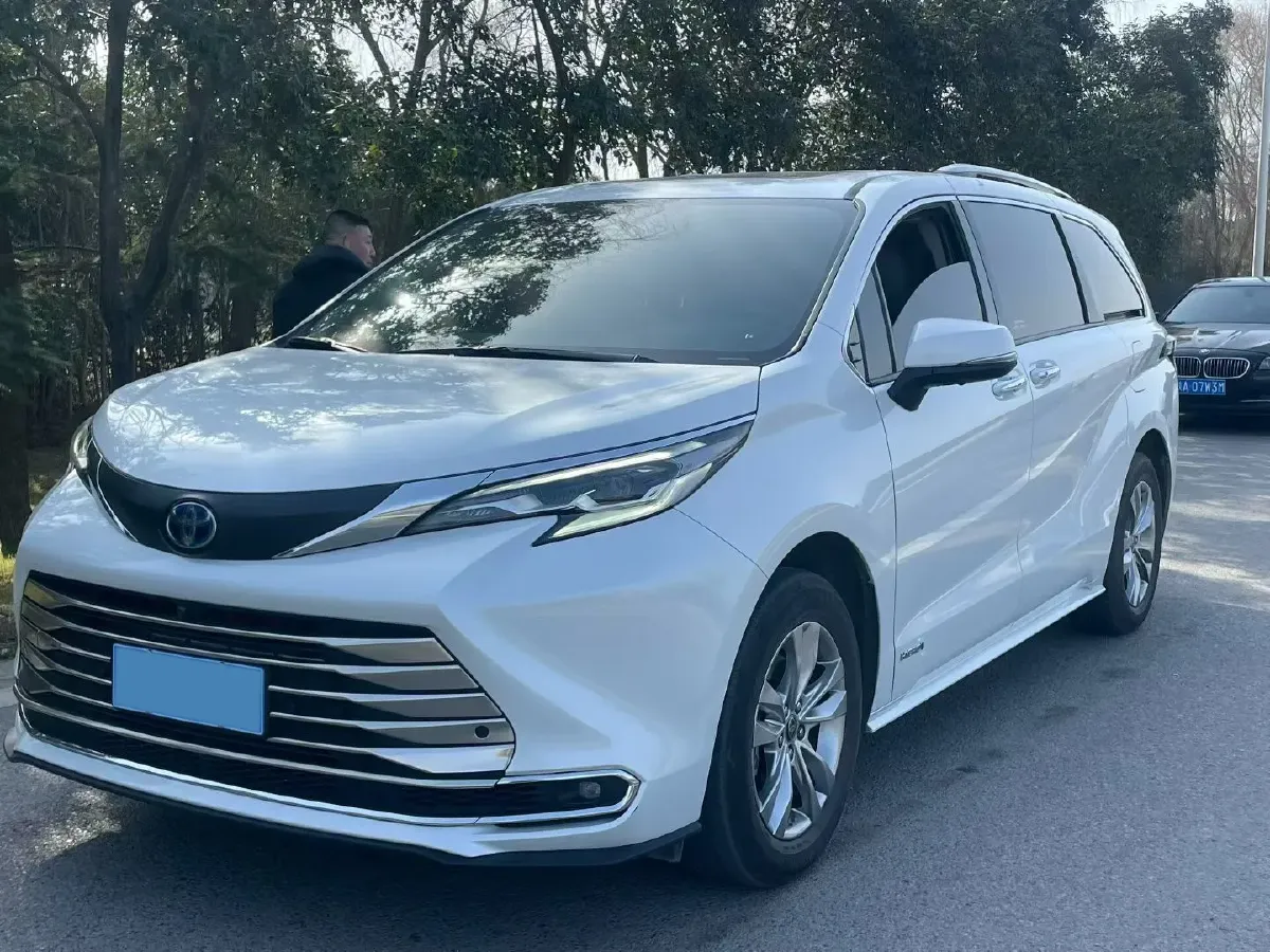 2024 Toyota Sienna 2.5L 189HP L4 E-CVT Hybrid,autocango,china used car exporter,china ev exporter,chinese used car exporter,chinese used ev exporter