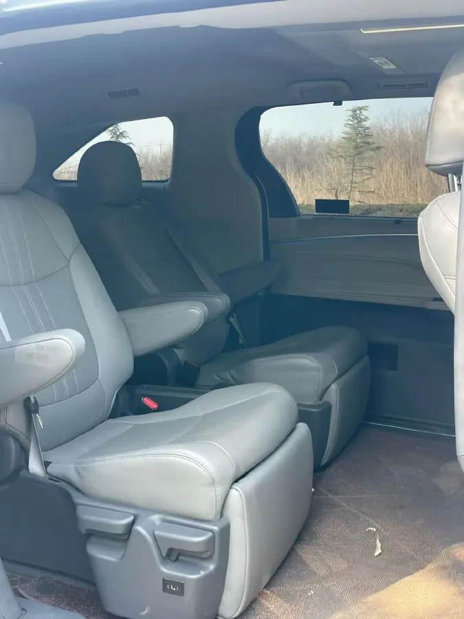 2024 Toyota Sienna 2.5L 189HP L4 E-CVT Hybrid,autocango,china used car exporter,china ev exporter,chinese used car exporter,chinese used ev exporter