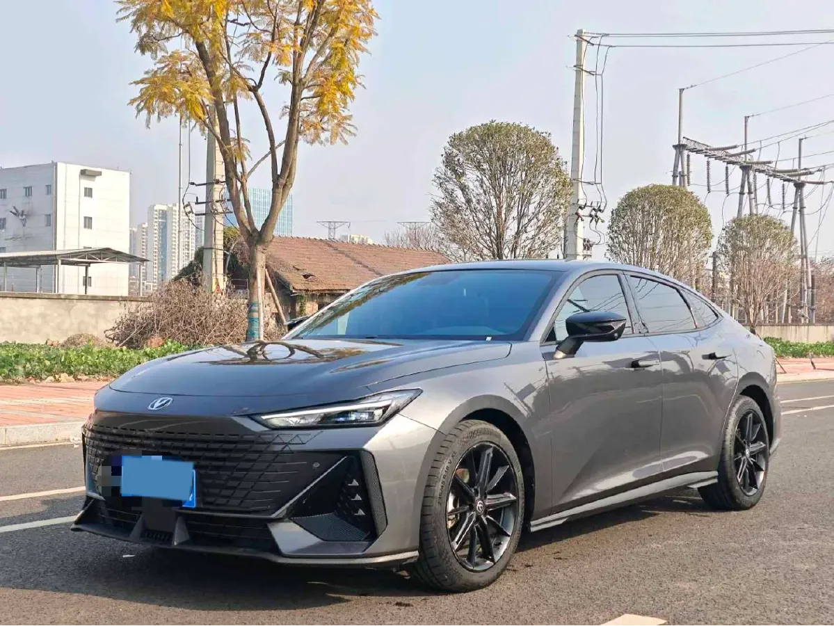 2023 ChangAn UNI-V 1.5T 188HP L4 7DCT,autocango,china used car exporter,china ev exporter,chinese used car exporter,chinese used ev exporter