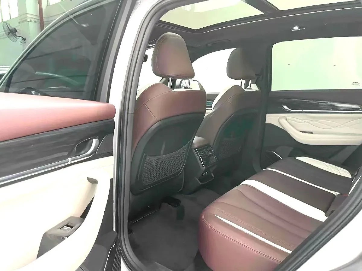 2021 Geely Monjaro 2.0T 238HP L4 8AT,autocango,china used car exporter,china ev exporter,chinese used car exporter,chinese used ev exporter