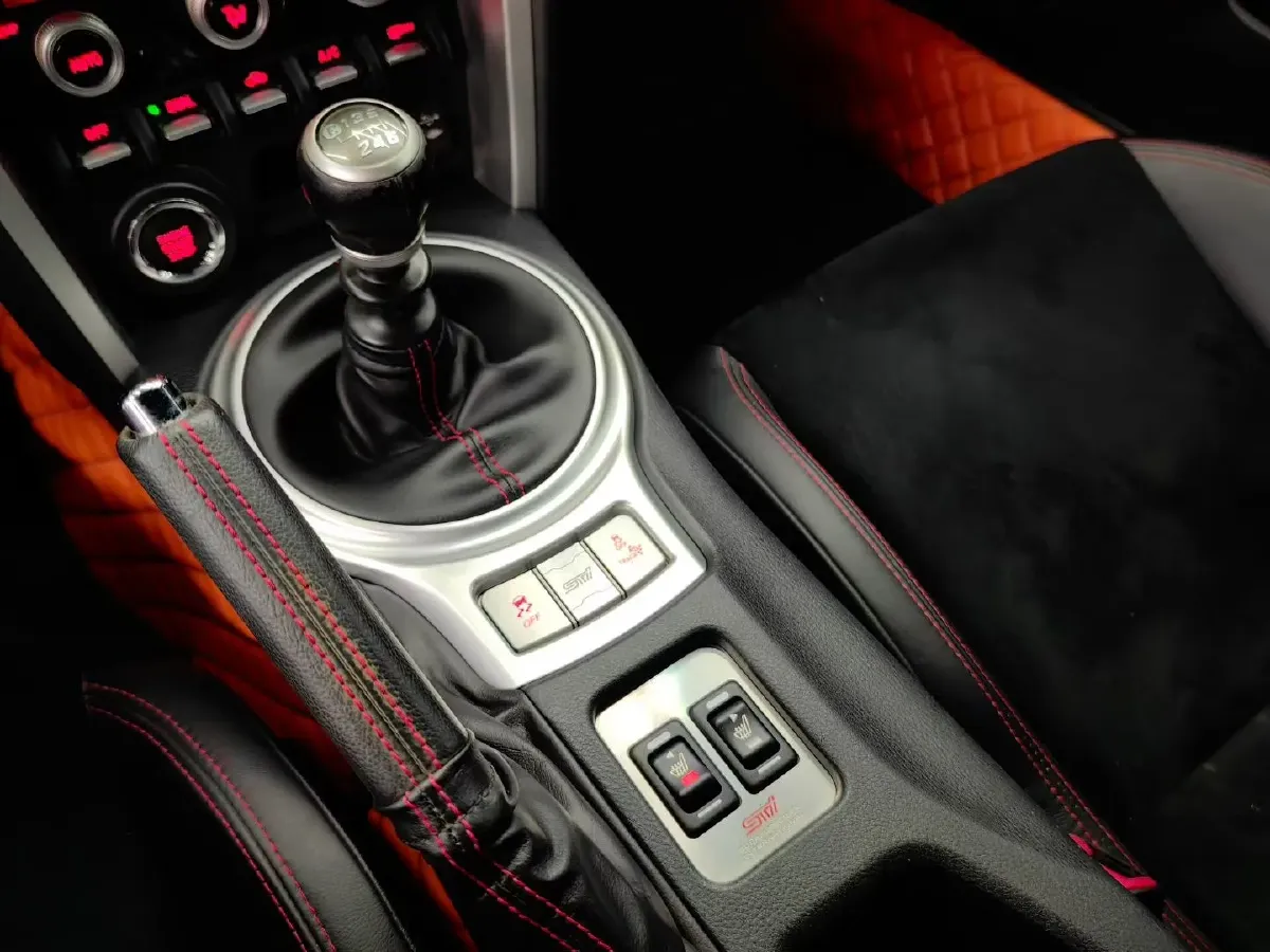 2019 Ford Focus 2.3T 280HP L4 6MT,autocango,china used car exporter,china ev exporter,chinese used car exporter,chinese used ev exporter