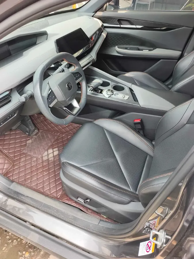 2022 ChangAn UNI-V 1.5T 188HP L4 7DCT,autocango,china used car exporter,china ev exporter,chinese used car exporter,chinese used ev exporter