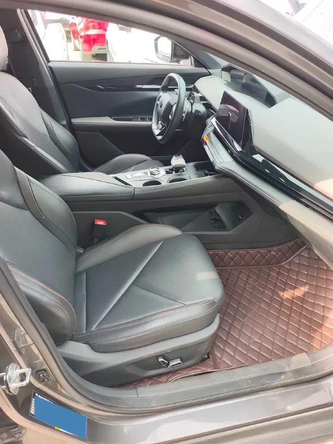 2022 ChangAn UNI-V 1.5T 188HP L4 7DCT,autocango,china used car exporter,china ev exporter,chinese used car exporter,chinese used ev exporter