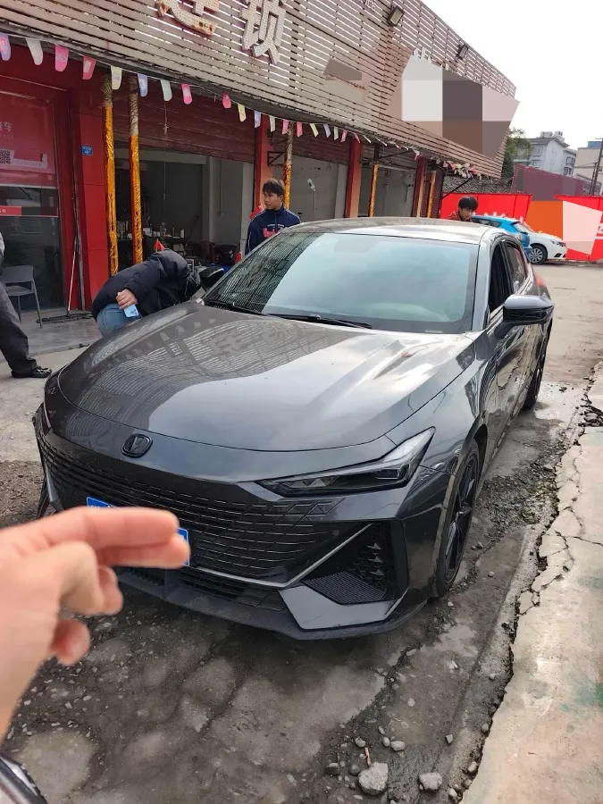 2022 ChangAn UNI-V 1.5T 188HP L4 7DCT,autocango,china used car exporter,china ev exporter,chinese used car exporter,chinese used ev exporter